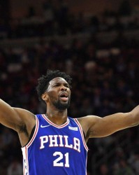  76人,恩比德场均35+12统治内线,蝉联常规赛MVP呼声高涨  