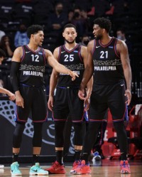  恩比德统治攻防两端七六人横扫魔术