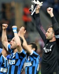  国际米兰队长里程碑，百场助攻助球队登顶