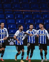  罗德里戈补时阶段头槌绝杀，利兹联替补奇兵改写比分  