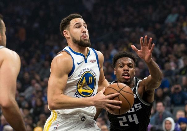  库里单节轰下21分勇士主场碾压国王