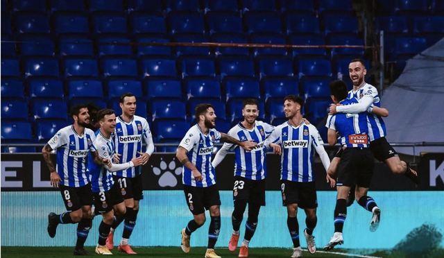  罗德里戈补时阶段头槌绝杀，利兹联替补奇兵改写比分  